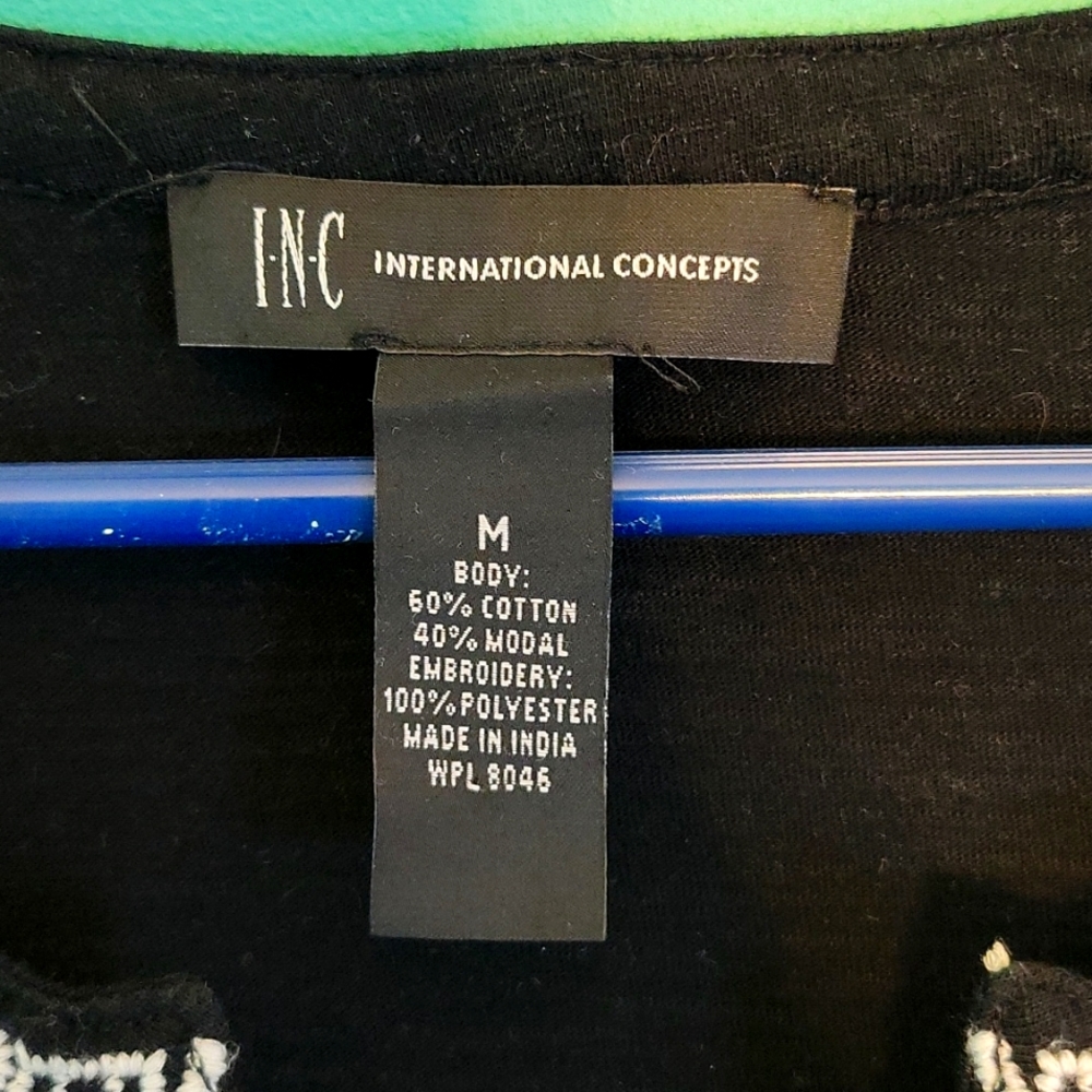 INC  International Concepts Black and white cold shoulder top - Picture 3 of 5